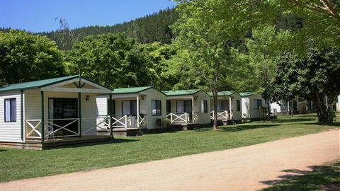 Porepunkah Pines Holiday Park - Goulburn Accommodation 1