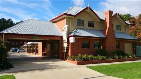 Murray Waters Motor Inn & Apartments - Goulburn Accommodation 0