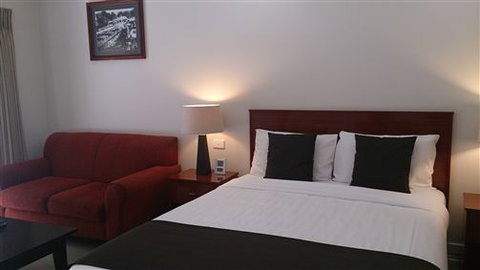 Murray Waters Motor Inn & Apartments - Goulburn Accommodation 5