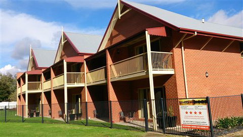 Murray Waters Motor Inn & Apartments - Goulburn Accommodation 7
