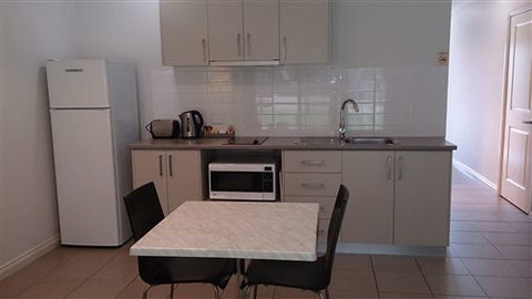 Murray Waters Motor Inn & Apartments - Goulburn Accommodation 6
