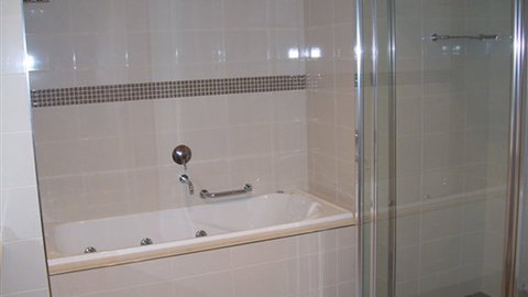 Murray Waters Motor Inn & Apartments - Goulburn Accommodation 4