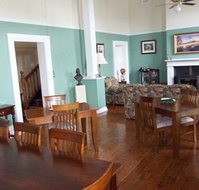 Bank on Main - Goulburn Accommodation