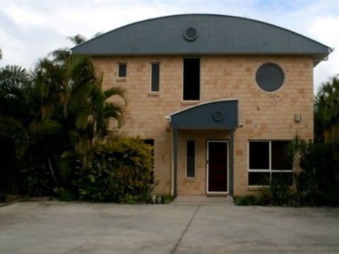 Beach House Redcliffe - Goulburn Accommodation 0