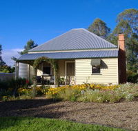 Mary Anns Cottage - Goulburn Accommodation