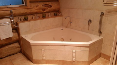 Tewksbury Lodge - Goulburn Accommodation 7