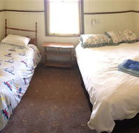 Twin Palms Cottage - Goulburn Accommodation