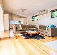 The BASE Luxury Villas - Goulburn Accommodation
