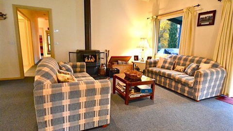Camellia Lodge - Goulburn Accommodation 3