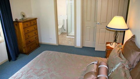 Camellia Lodge - Goulburn Accommodation 6