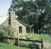 Adelaide Hills Country Cottages - Gum Tree Cottage - Goulburn Accommodation