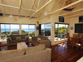 Beachcomber - Goulburn Accommodation 1