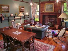 Buxton Manor - Musica Viva Apartment - Goulburn Accommodation 0