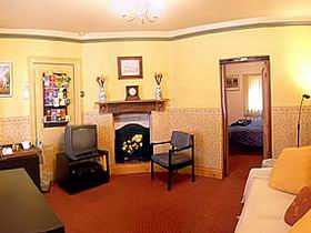 Chichester Gardens Cottage - Goulburn Accommodation 1