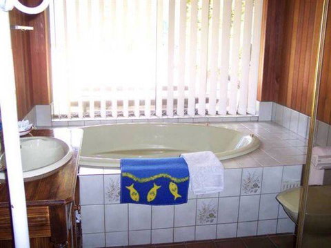 Bott's Beach Retreat - Goulburn Accommodation 3