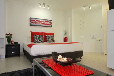Charm City Motel - Goulburn Accommodation 0