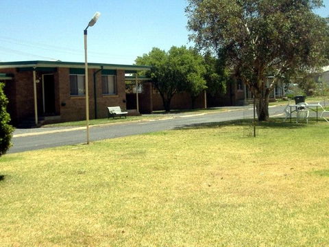 Country Club Caravan Park - Goulburn Accommodation 1