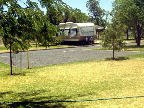 Country Club Caravan Park - Goulburn Accommodation 4