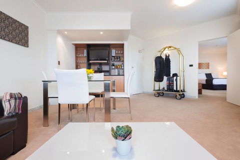 Diplomat Hotel - Goulburn Accommodation 0