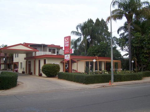 Econo Lodge Griffith Motor Inn - Goulburn Accommodation 7
