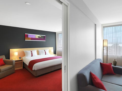 Holiday Inn Melbourne Airport - Goulburn Accommodation 6