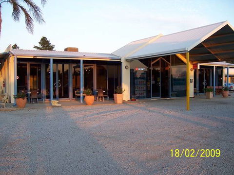 Paddle Steamer Motel - Goulburn Accommodation 1