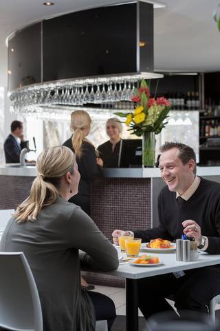 Premier Hotel & Apartments - Goulburn Accommodation 3