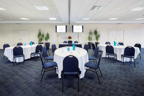 Premier Hotel & Apartments - Goulburn Accommodation 11