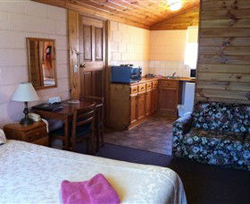 Twelve Apostles Motel & Country Retreat - Goulburn Accommodation 2