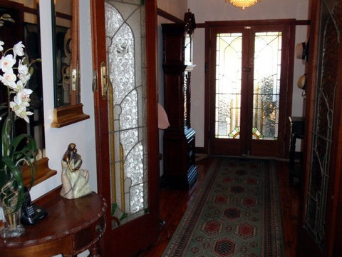 Rose Garden On Church - Goulburn Accommodation 0