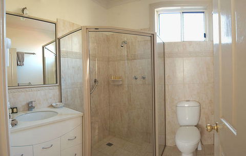 Ross Motel & Caravan Park - Goulburn Accommodation 2