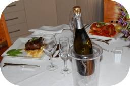 Scenic Rim View Cottages For Couples - Goulburn Accommodation 2