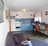 Sunset Holiday Villas - Goulburn Accommodation