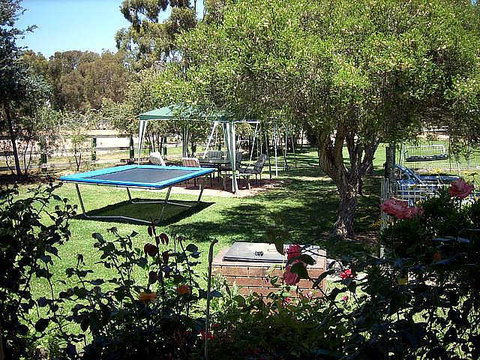 Tarcutta Halfway Motor Inn/Horse Hotel - Goulburn Accommodation 4