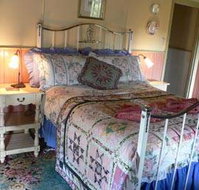 The Witches Garden - Cottage on the Creek - Goulburn Accommodation