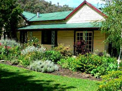 The Witches Garden - Cottage On The Creek - Goulburn Accommodation 1