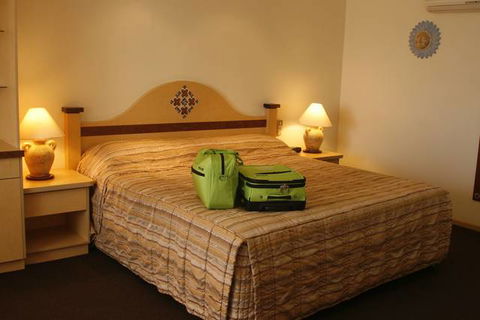 Villa Mirasol Boutique Motel - Goulburn Accommodation 0