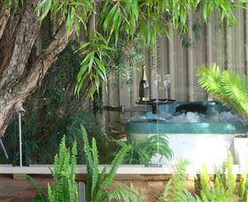 Mumbles - Goulburn Accommodation 2