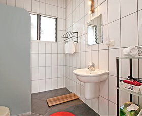 Beachside Tropical Retreat - Goulburn Accommodation 5