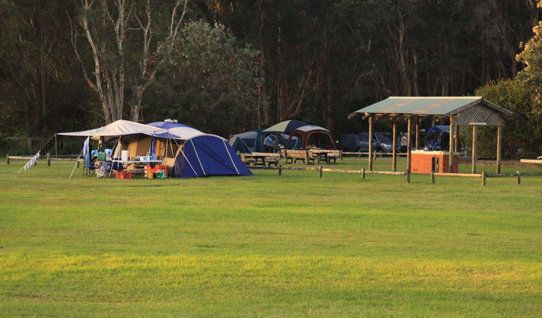 Booti Booti NSW Goulburn Accommodation