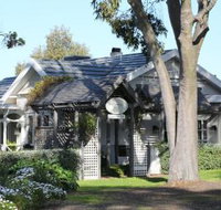 Holmwood Guest House - Goulburn Accommodation