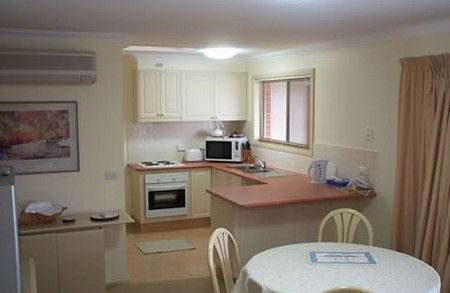 Charlotte Apartments - Goulburn Accommodation 0