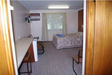 Castlereagh Motor Inn - Goulburn Accommodation 3