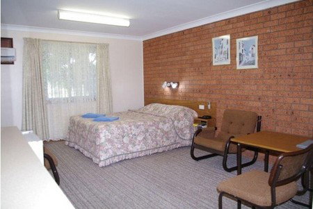 Castlereagh Motor Inn - Goulburn Accommodation 4
