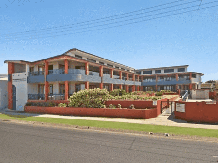 Lennox Point Holiday Apartments - Goulburn Accommodation
