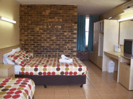 Camden Motor Inn - Goulburn Accommodation 4