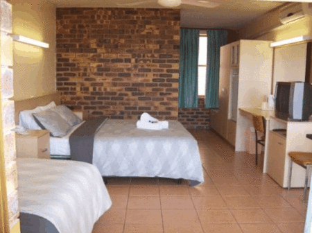 Camden Motor Inn - Goulburn Accommodation 5