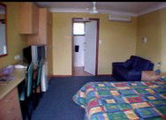 Palm Valley Motel And Home Village - Goulburn Accommodation 4