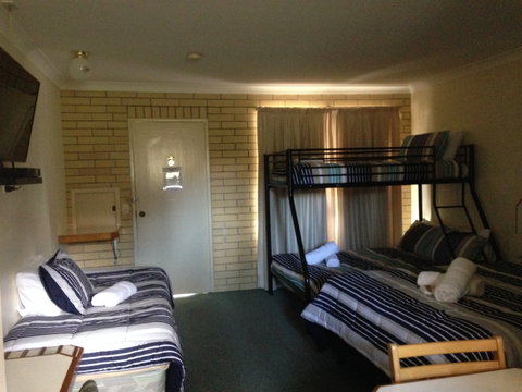 Country Rose Motel - Goulburn Accommodation 4