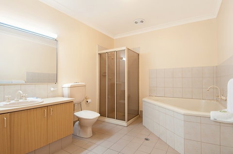 Comfort Inn Dandenong - Goulburn Accommodation 5